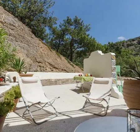 Crete Retreat - Nature & Comfort Await Appartamento Ierápetra