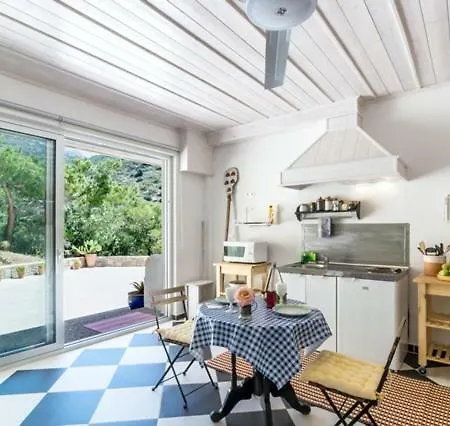 Apartment Crete Retreat - Nature & Comfort Await *